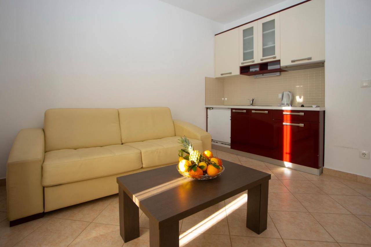 Apartment Domo Макарска Экстерьер фото
