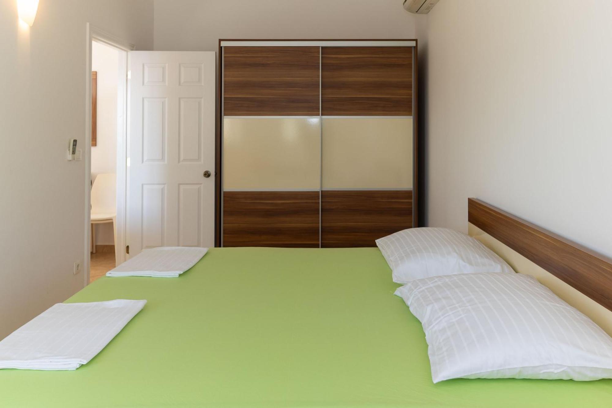 Apartment Domo Макарска Экстерьер фото