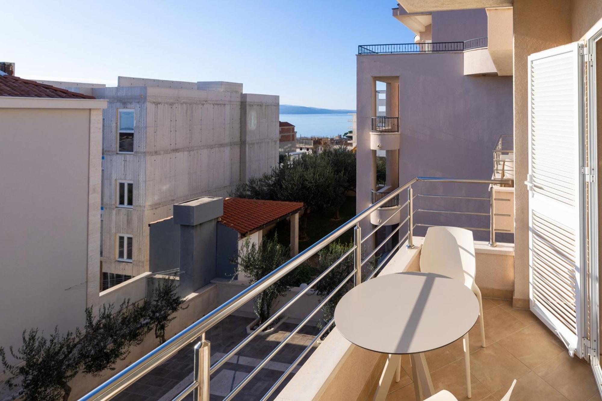 Apartment Domo Макарска Экстерьер фото